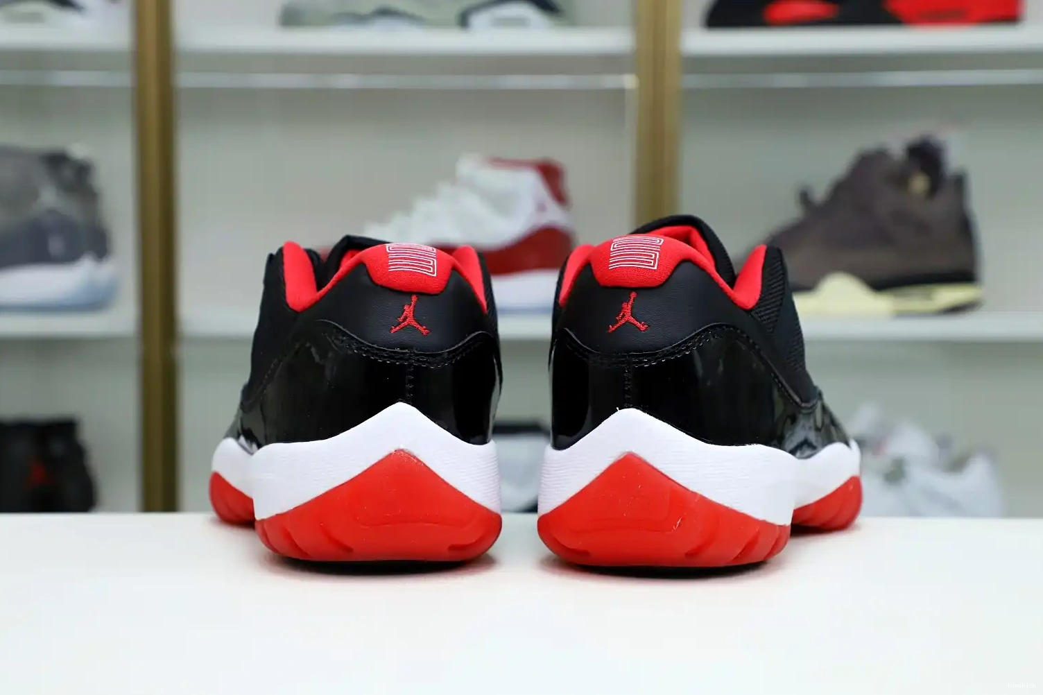 11 JORDAN Kimikick BRED RETRO AIR LOW 0424